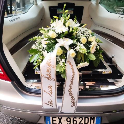 corone di fiori per funerali